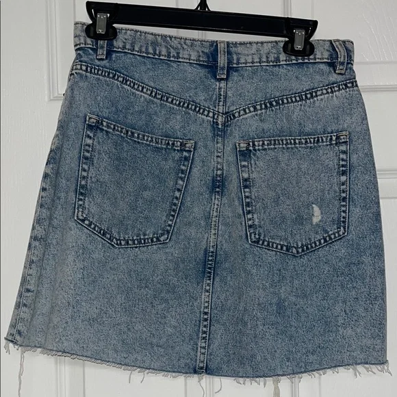 H&M Blue Classic Denim Skirt with Authentic Fading - Picture 4 of 6